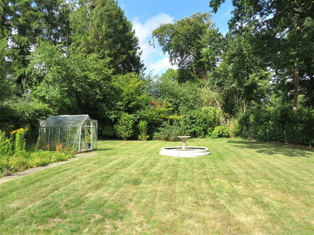 Property photo 3 of 17 Garden