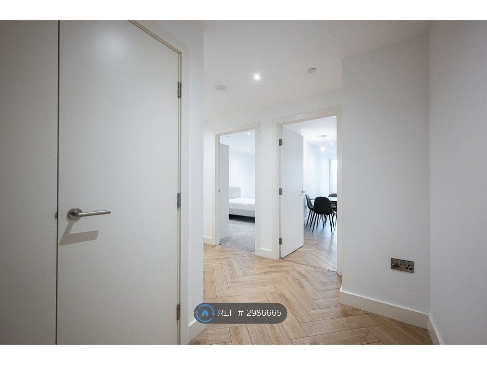 Property photo 2 of 35