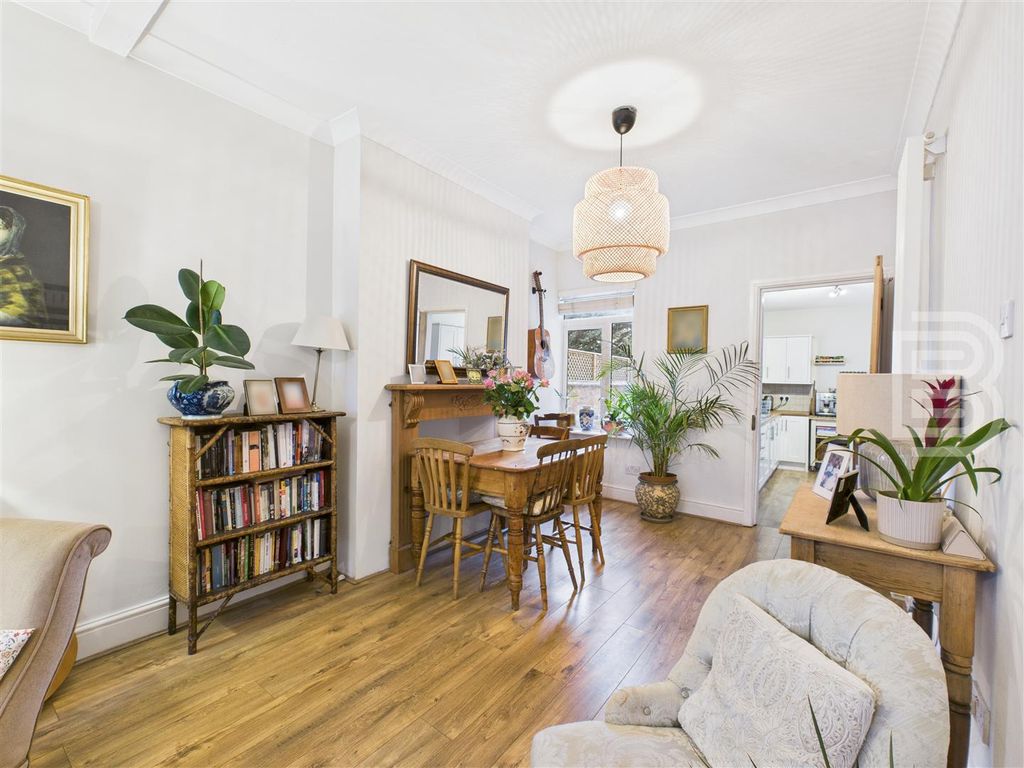 Property photo 2 of 29 Cam05587G0-Pr0076-Still019.Jpg