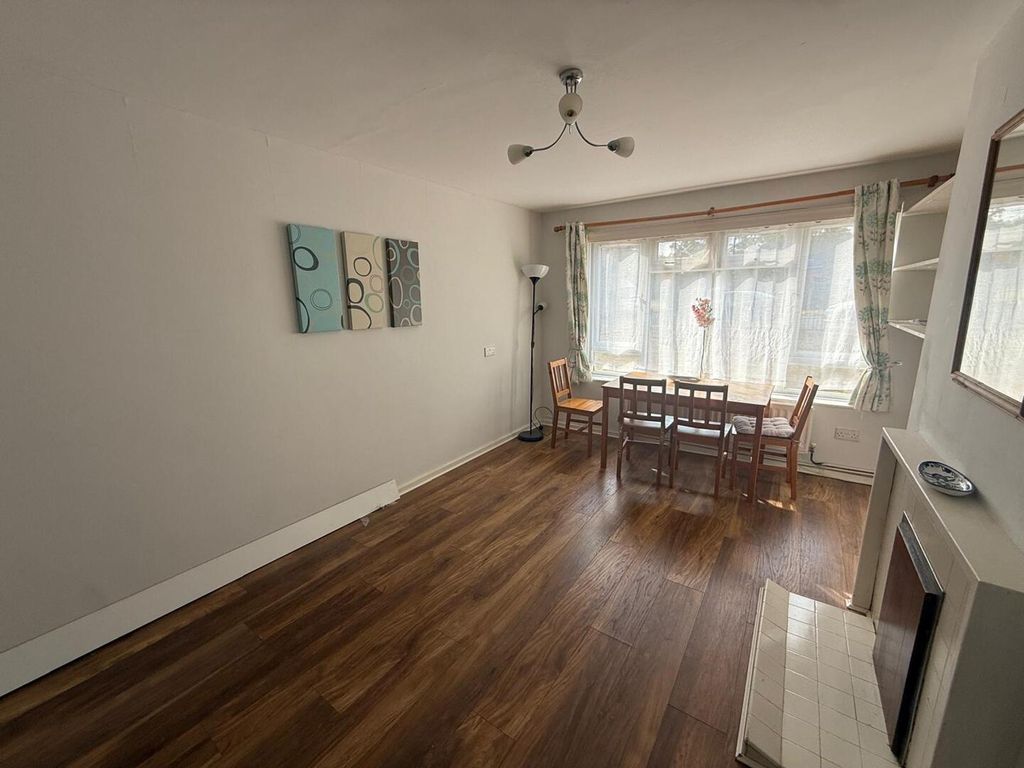 Property photo 1 of 6 Dining Room