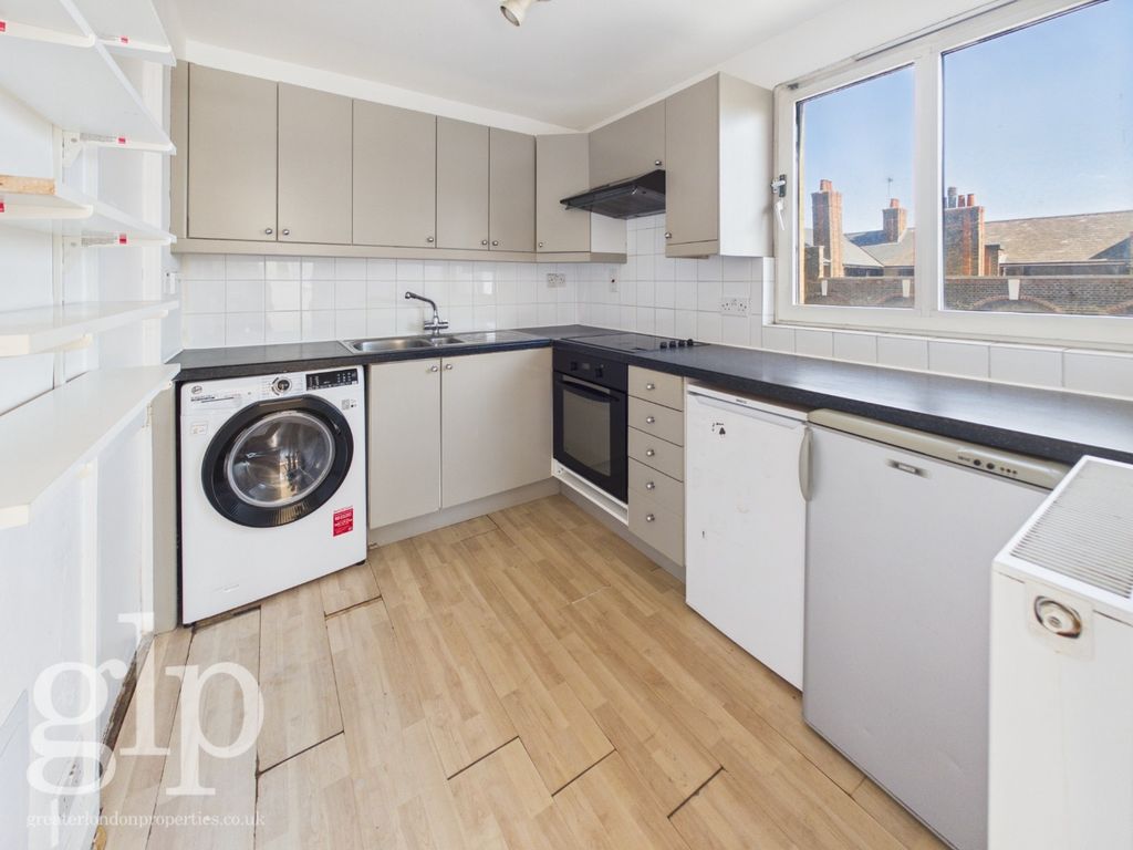 Property photo 3 of 17 685565