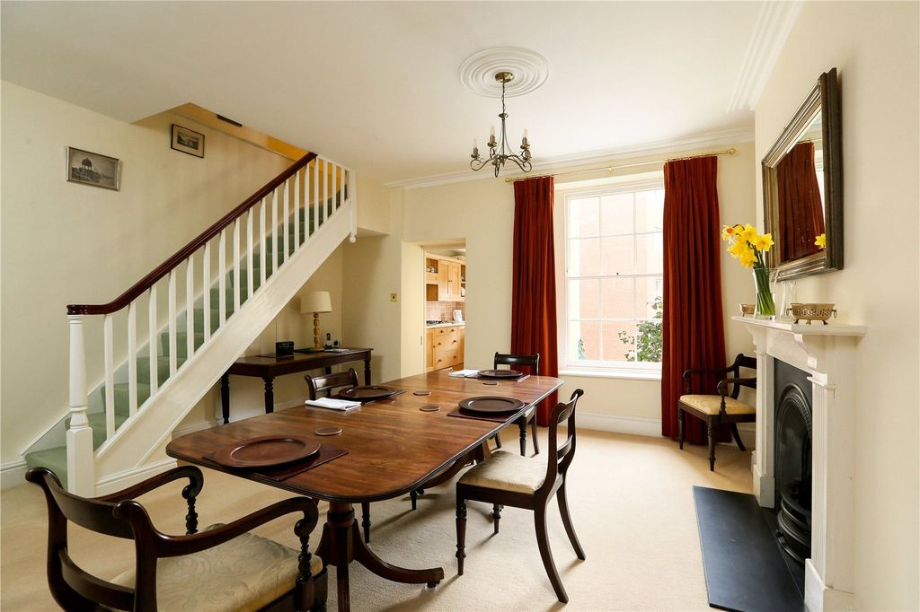 Property photo 3 of 17 Picture No. 02