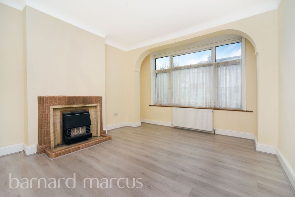 Property photo 1 of 8 Bedroom 1