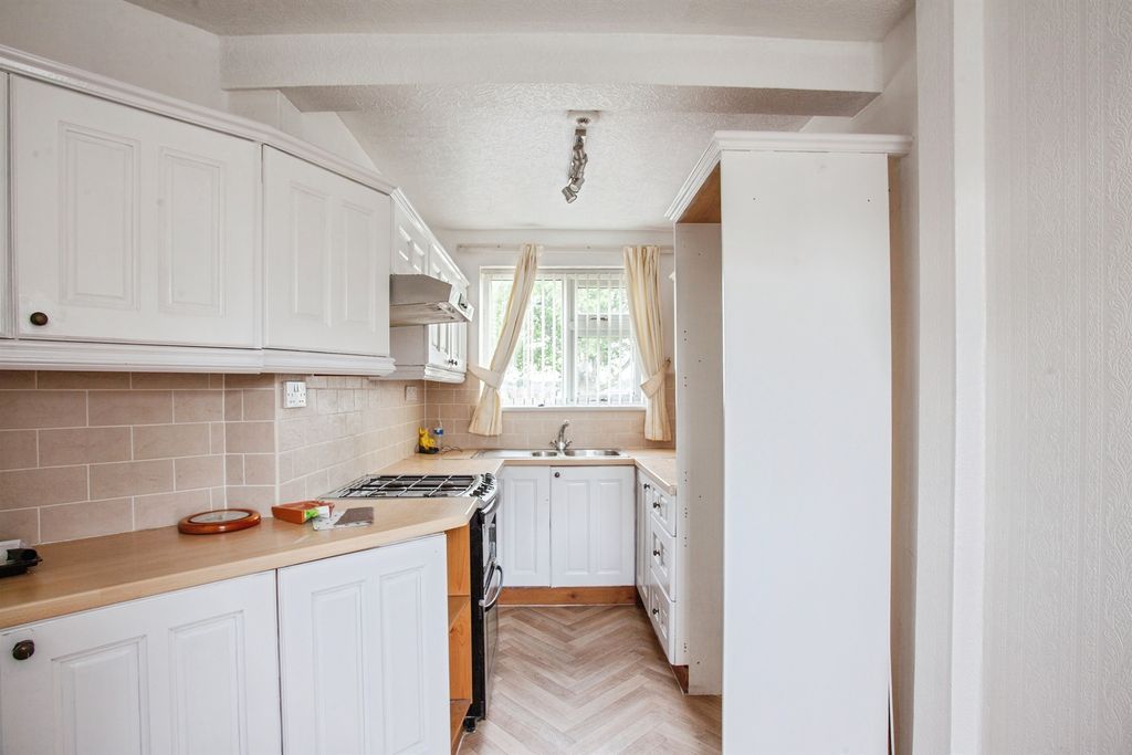 Property photo 3 of 16