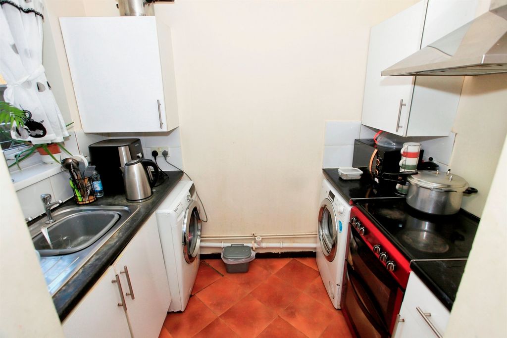 Property photo 3 of 14