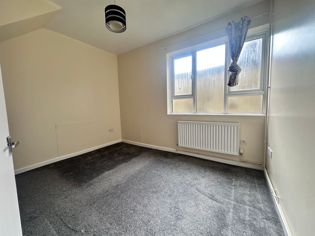Property photo 3 of 8 Image