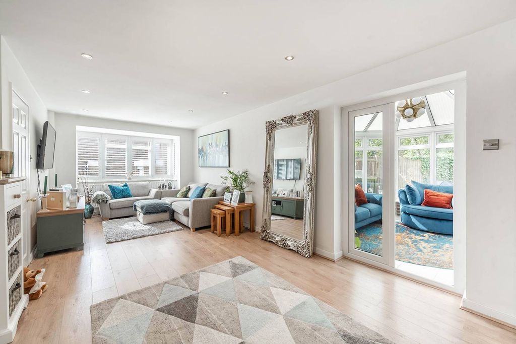 Property photo 3 of 21