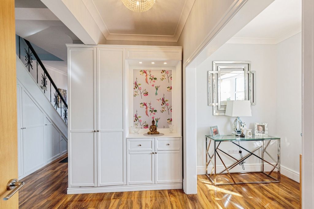 Property photo 3 of 21 Pbox-Img.Jpg