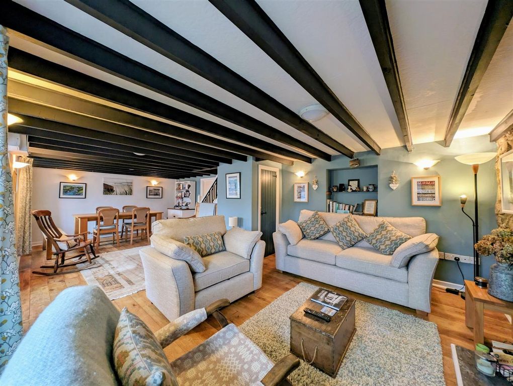 Property photo 3 of 25 Sitting/Dining Room