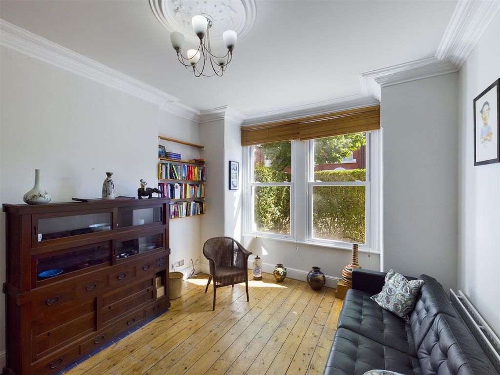 Property photo 3 of 20