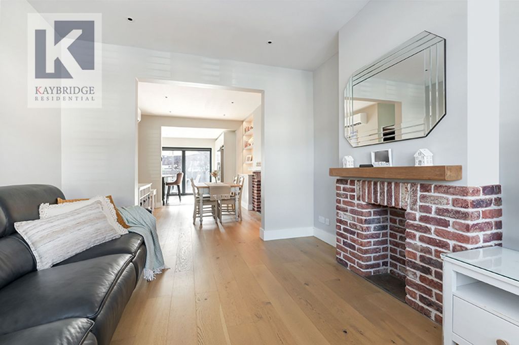 Property photo 3 of 13 Stoneleigh Avenue, Worcester Park - Kt4 8Xy