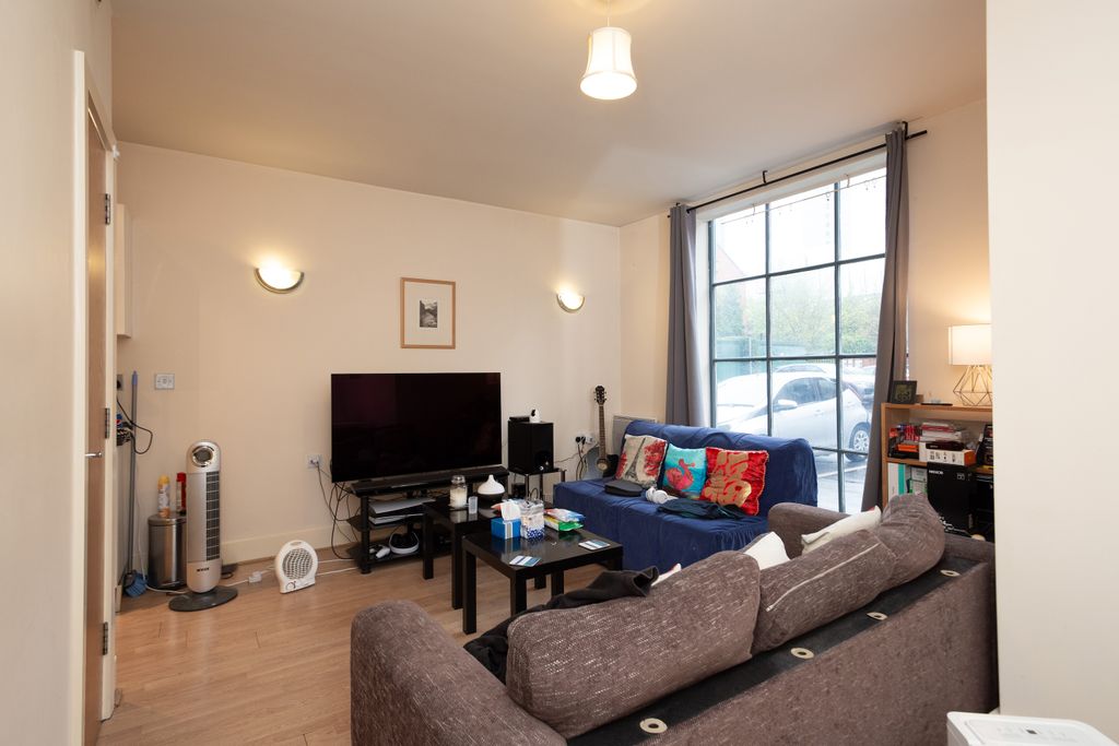 Property photo 2 of 12