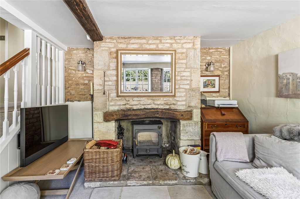 Property photo 2 of 11 Sitting Room