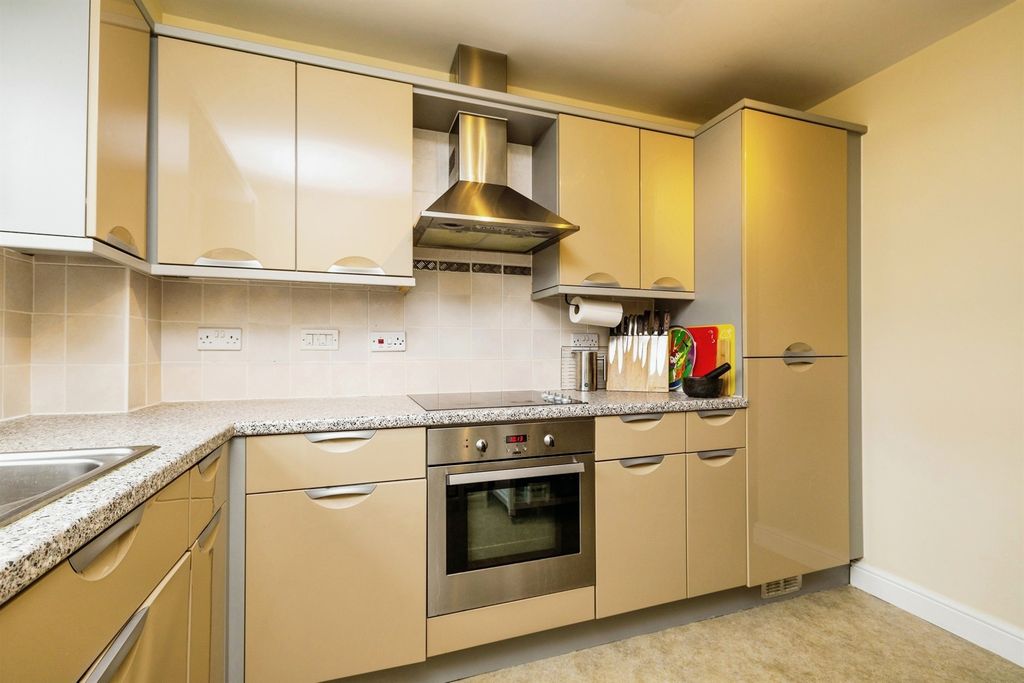 Property photo 3 of 17 Image