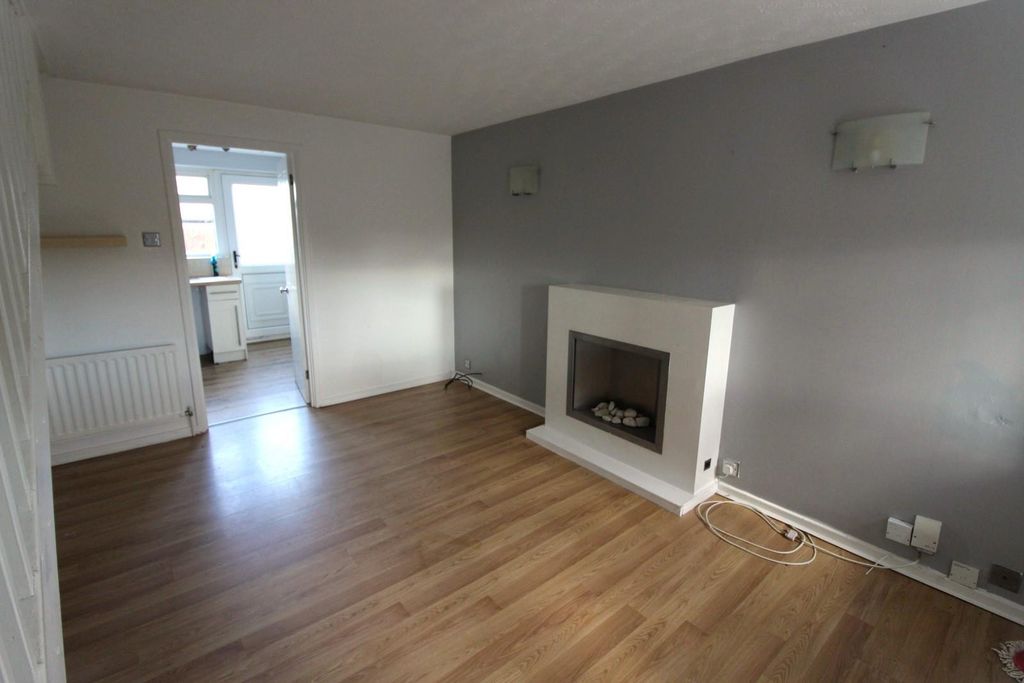 Property photo 2 of 11 Lounge