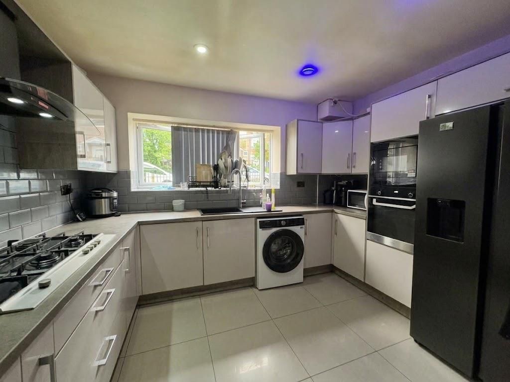Property photo 2 of 12 2