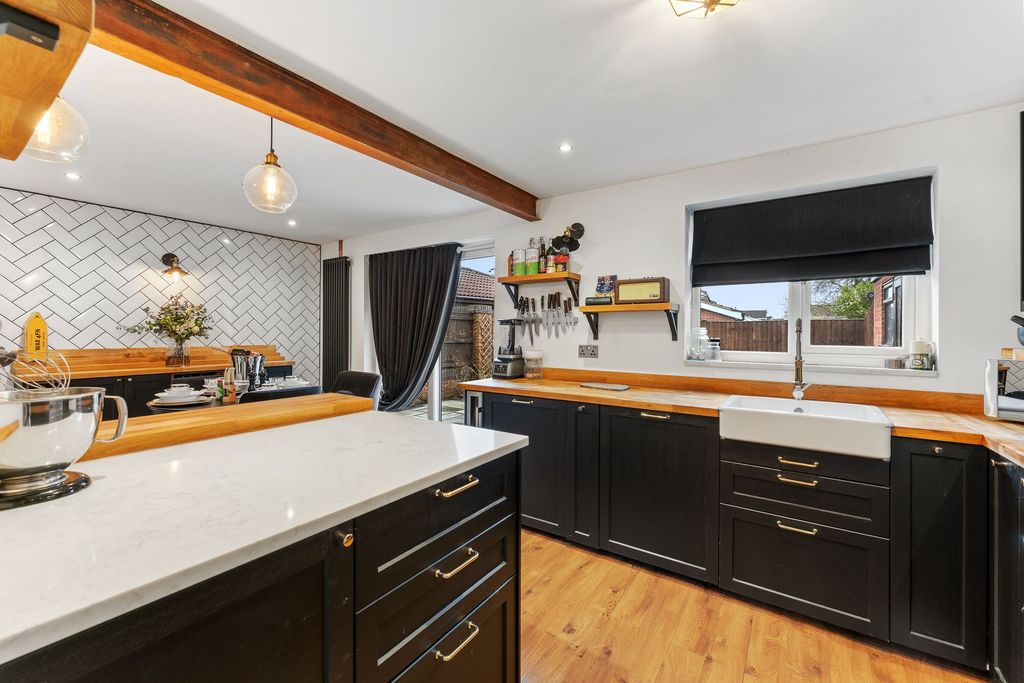 Property photo 3 of 26