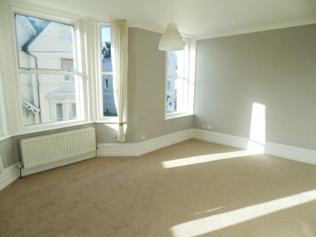 Property photo 3 of 6 161d842F47373Fbf250984390c9136Cf