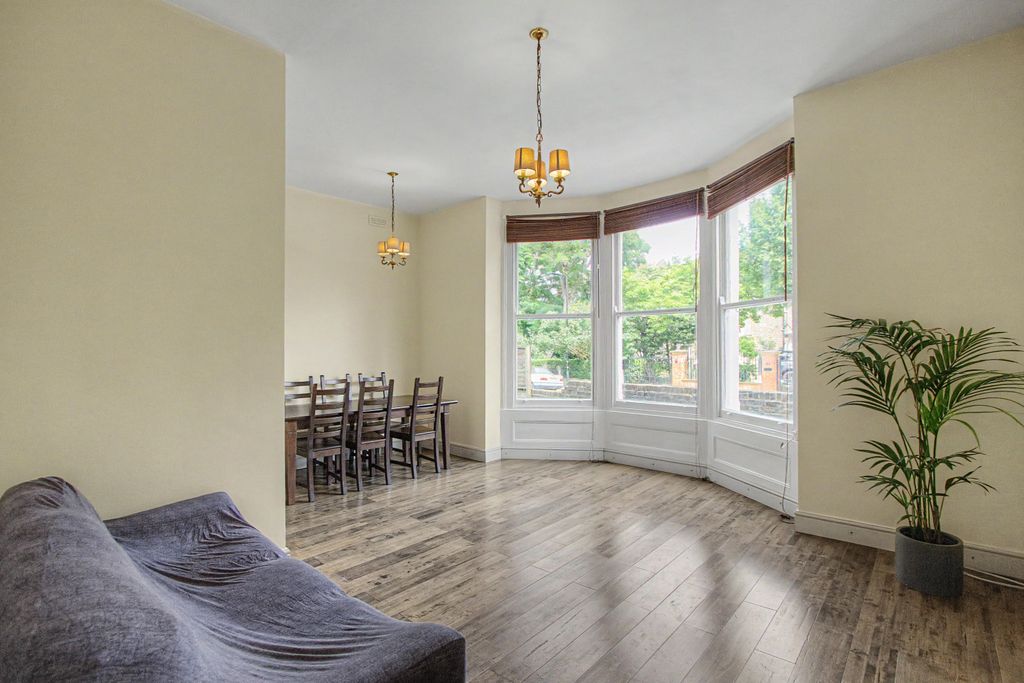 Property photo 3 of 12 Flat 1 Inglis Court, 15 Creffield Road, Ealing, London W5 3Hp