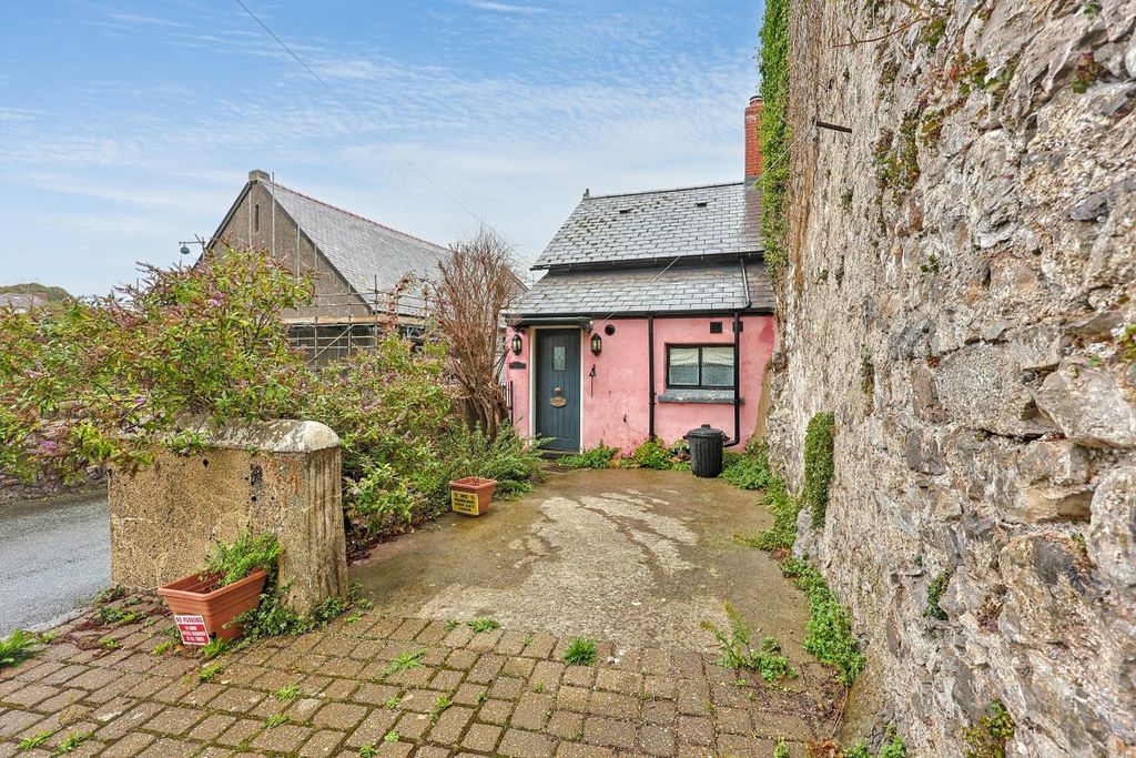 Property photo 2 of 7