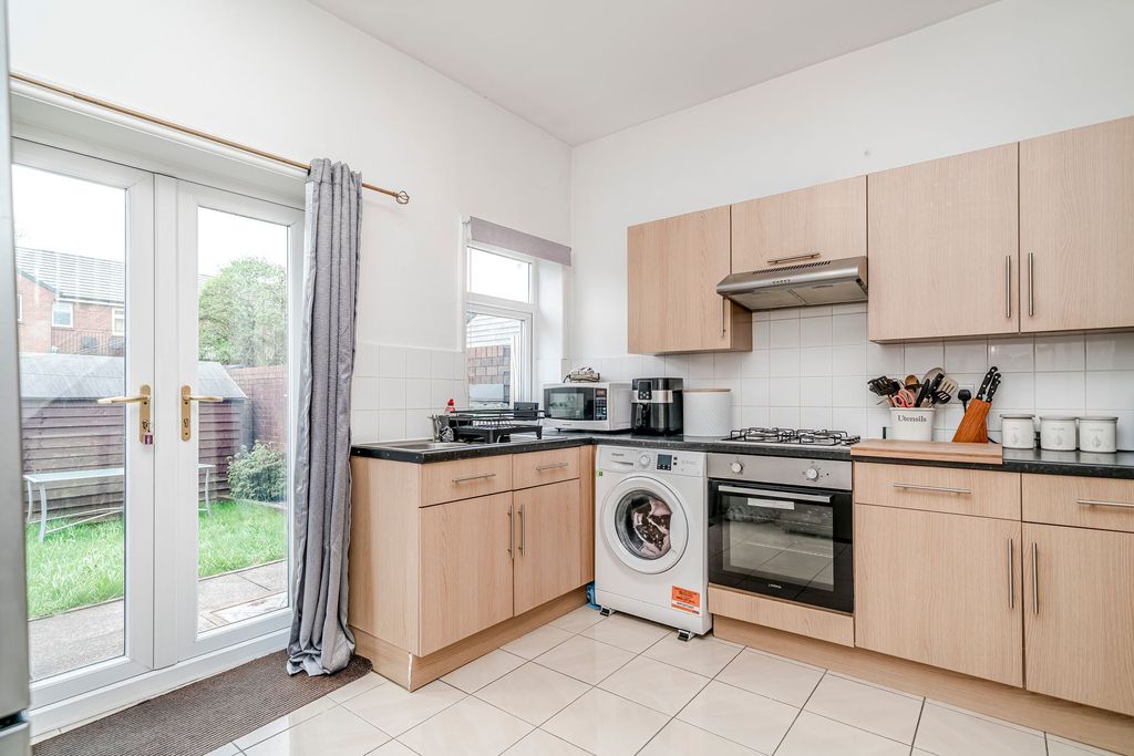 Property photo 3 of 20