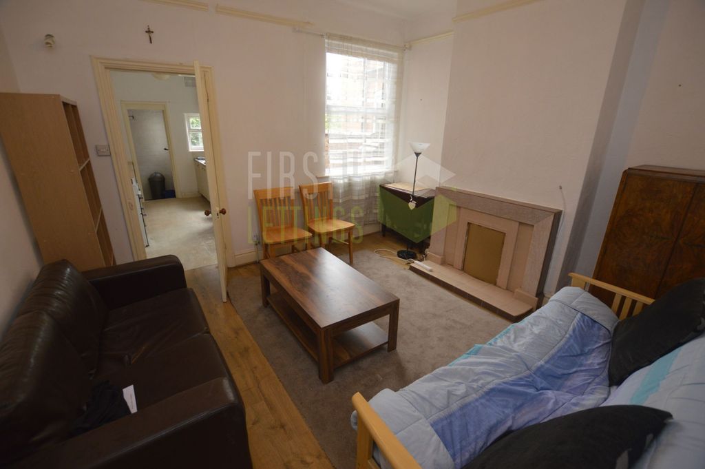 Property photo 2 of 10 Lounge