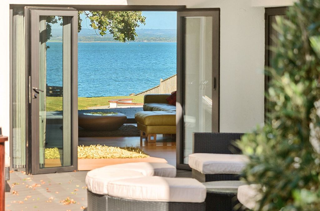 Property photo 2 of 33