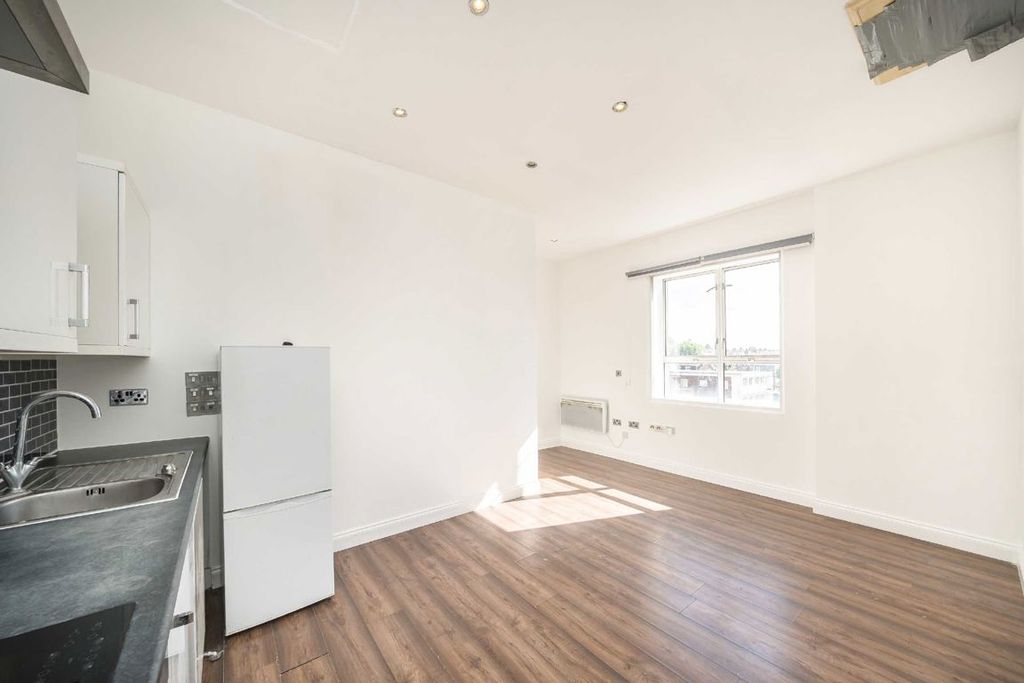 Property photo 2 of 4