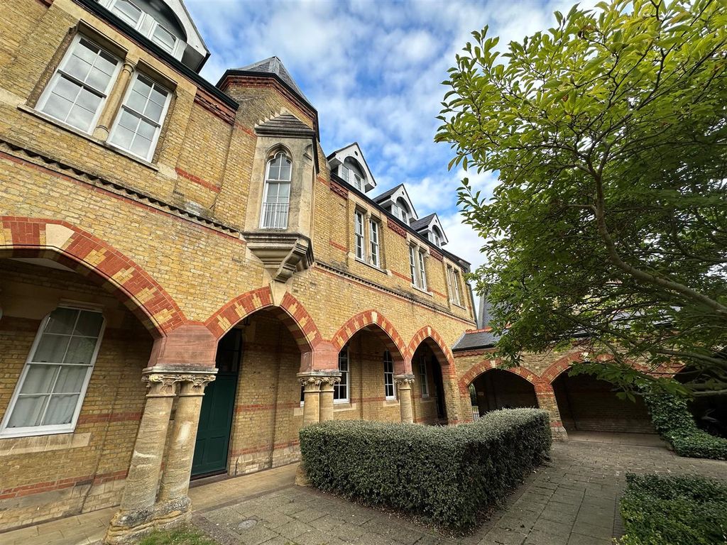 Property photo 1 of 7 Coopers Estate Agents