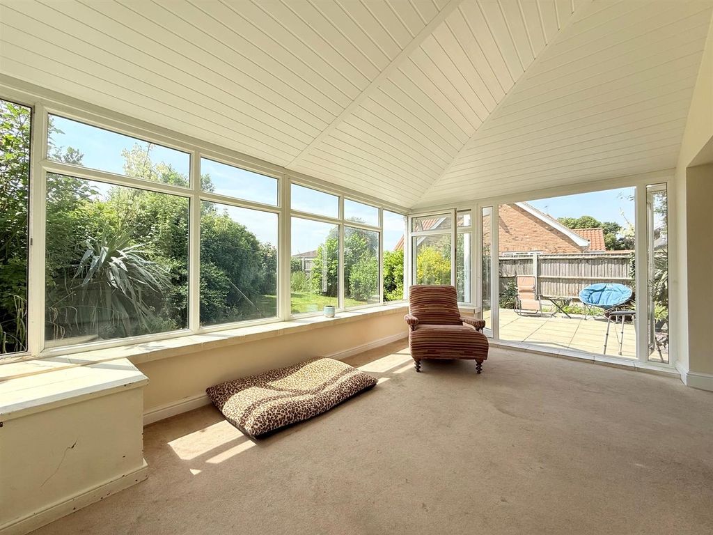 Property photo 3 of 19 Garden Room