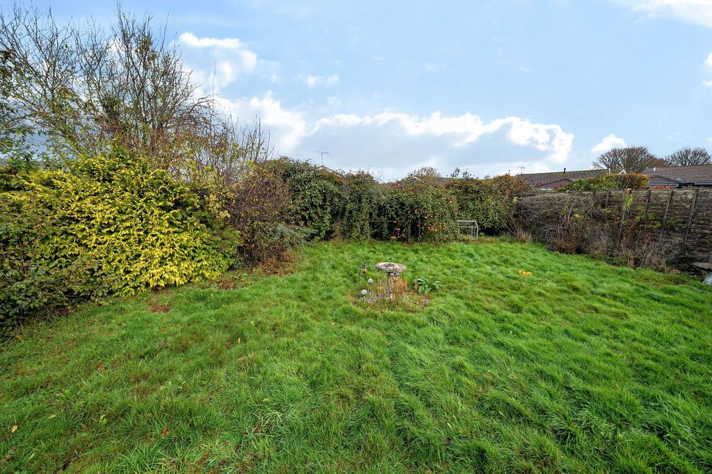 Property photo 3 of 16 Garden