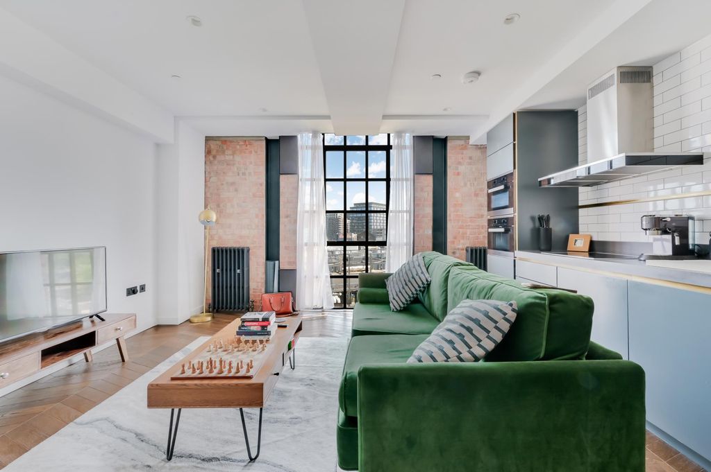 Property photo 2 of 12