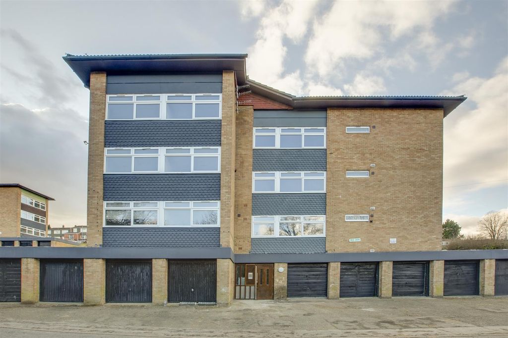 Property photo 3 of 5 Front Aspect