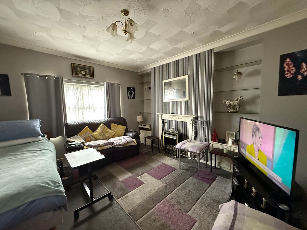 Property photo 3 of 12 Photograph