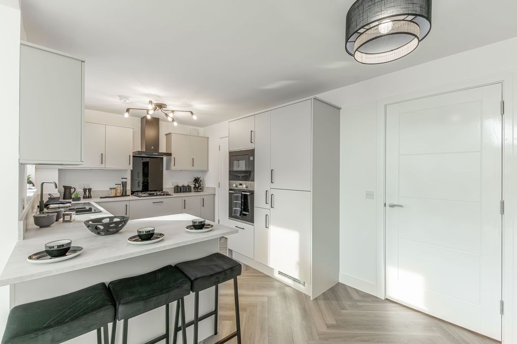 Property photo 3 of 21