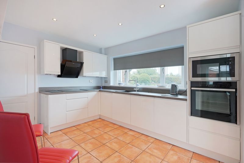 Property photo 3 of 34 Kitchen