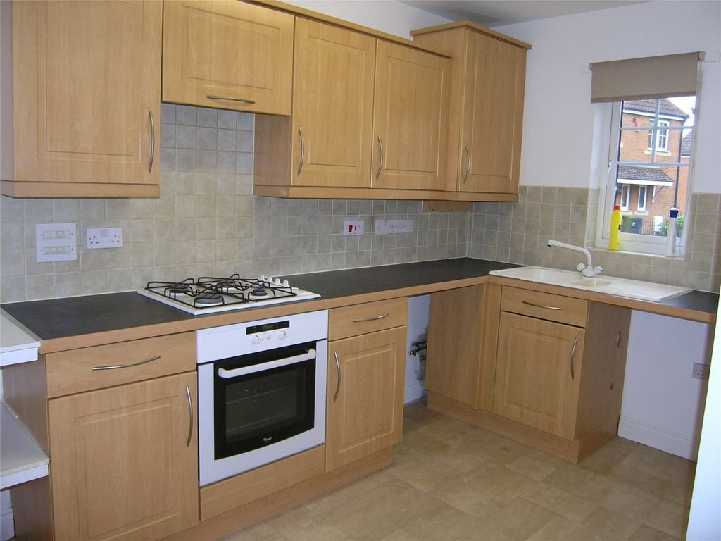 Property photo 3 of 6 Kitchen