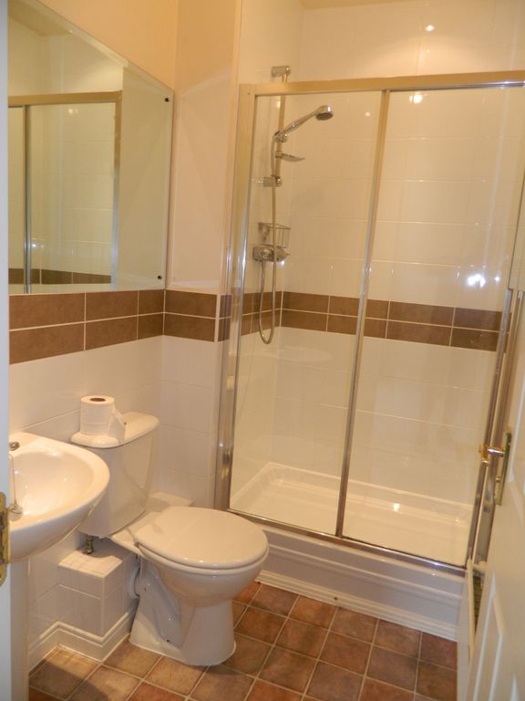 Property photo 2 of 17 Ensuite Shower
