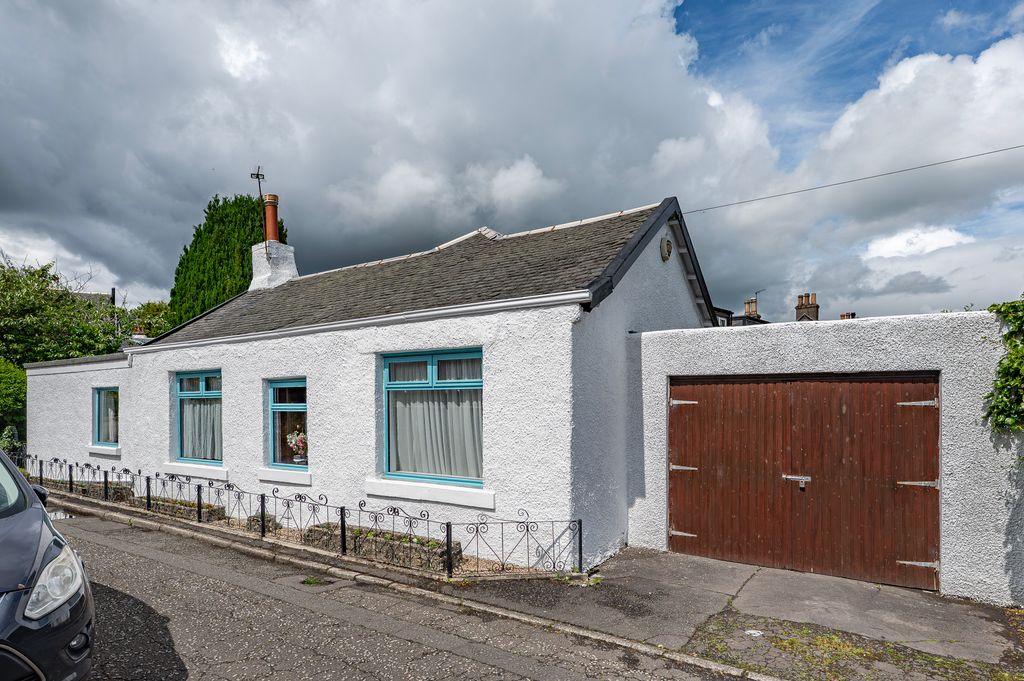 Property photo 2 of 43