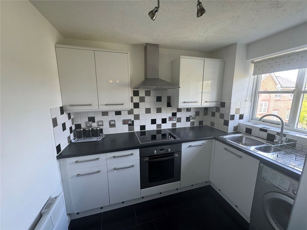 Property photo 2 of 7 Picture No. 16