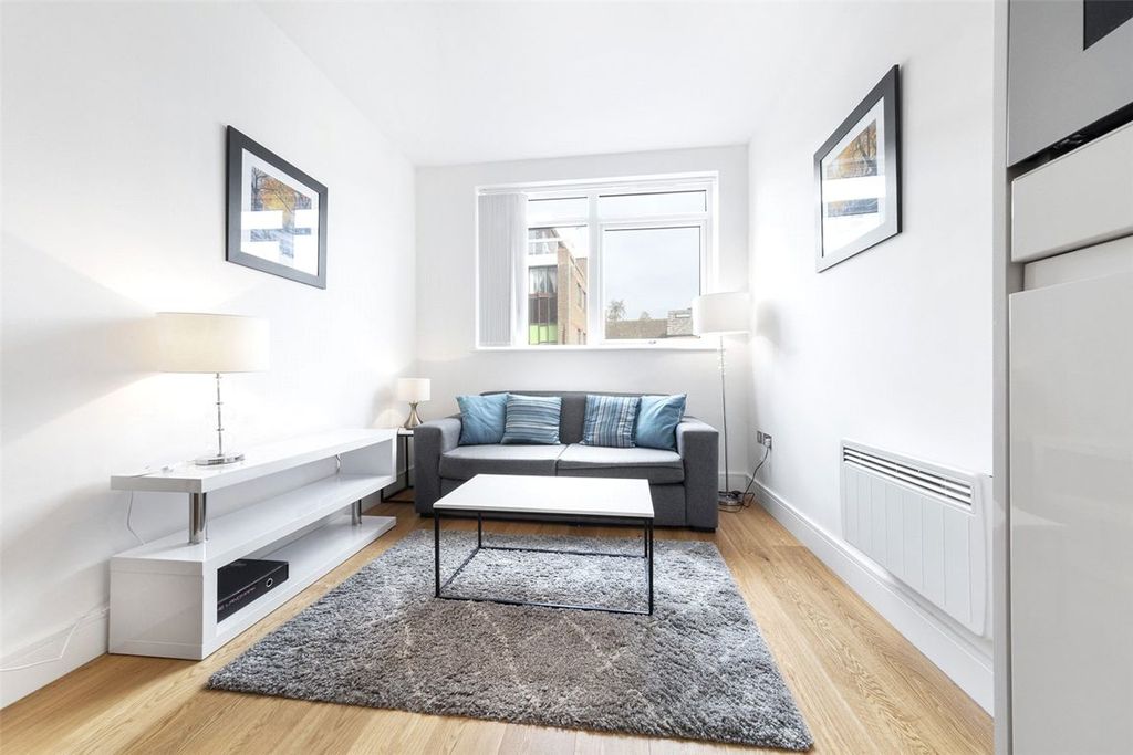 Property photo 1 of 6