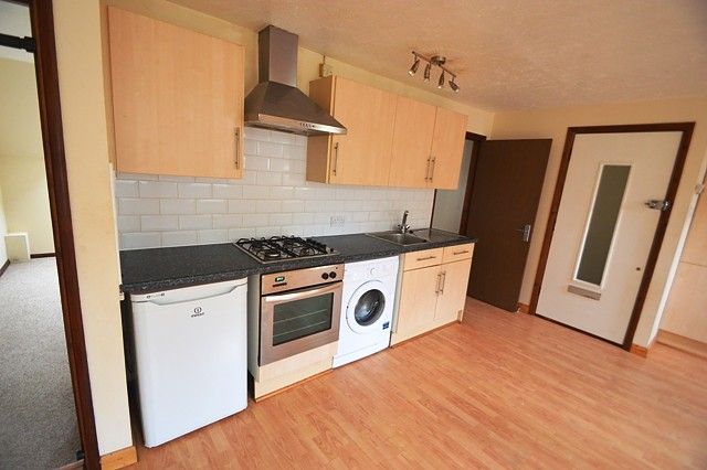 Property photo 2 of 6 Kitchen