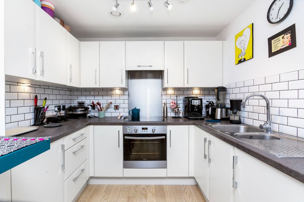 Property photo 3 of 12 Picture No. 10