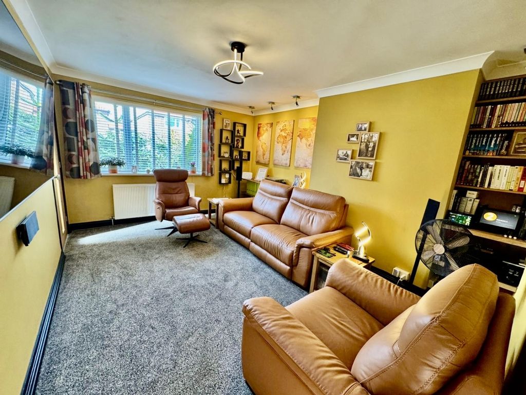 Property photo 2 of 16 55739Dd6-66EE-47E2-Add7-0246141Cee7C