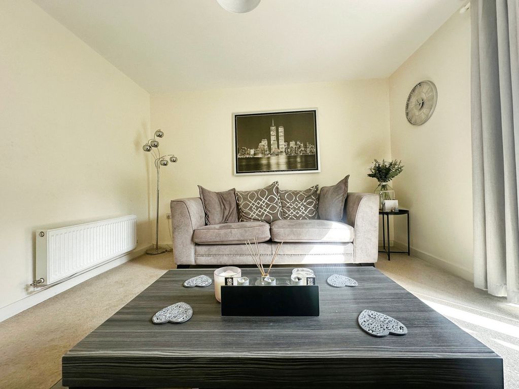 Property photo 3 of 12