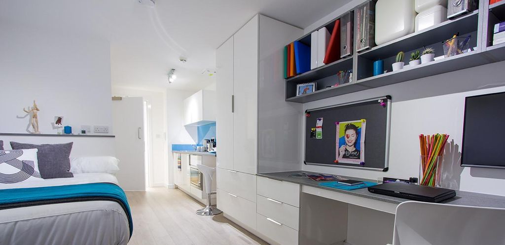 Property photo 2 of 19