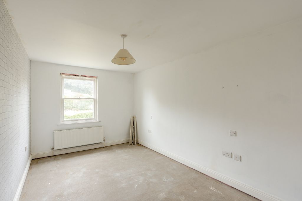Property photo 2 of 10 Photo 3