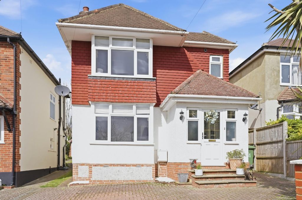 Property photo 1 of 26 Spa Drive
