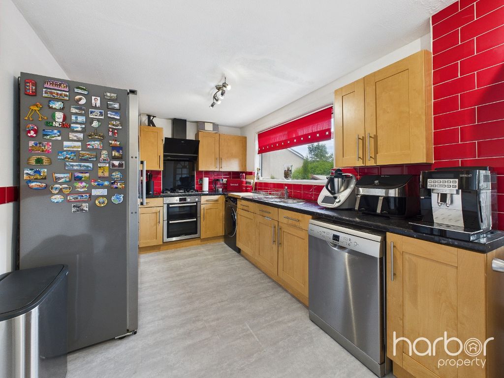 Property photo 3 of 23 4426318