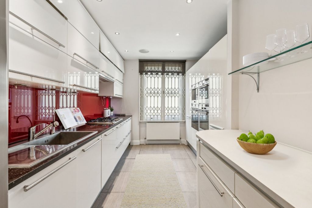 Property photo 3 of 20